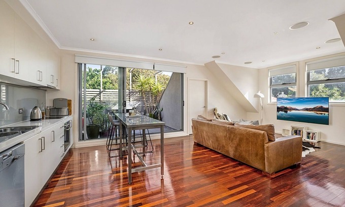 Northcote Apartamento | Stunning 2-Bed Unit with BBQ Patio near Dining
