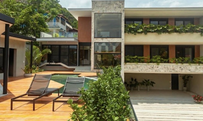 Itacoatiara Casa | Stunning 2022 contemporary Masterpiece located a few minute of Itacoatiara beach