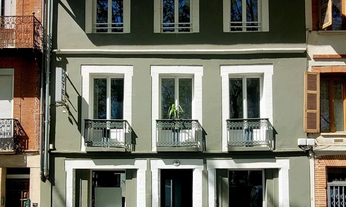 Saint-Cyprien Casa | Impresionante Casa de 230 m² con Patio – Familia – Amigos – Empresa