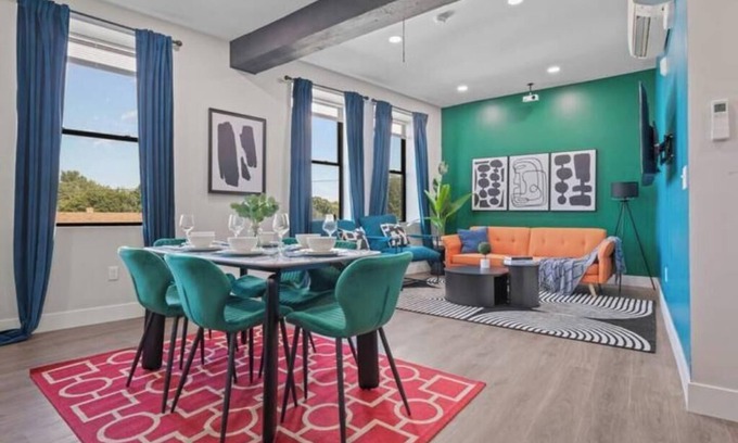 Cleveland Apartamento | Stunning 2BR-1BR Apt+ mins to Zoo & D/T+HD Projector