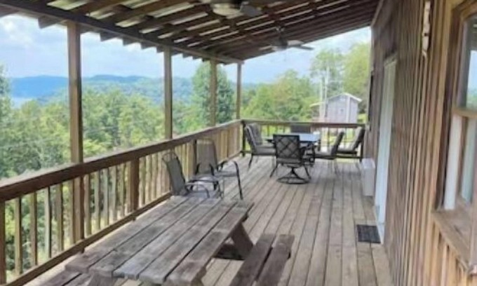 Baxter Cabina | Stunning 2BR Lake Cabin Mine Lick Creek Resort 160