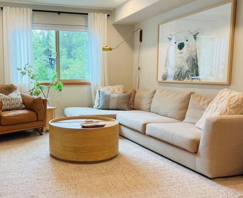 Whistler Creekside Casa | Stunning 2BR, Sleeps 6, Patio BBQ, Pool, Near Lakes