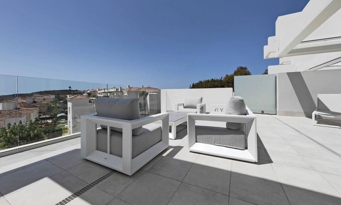 Alcorrin Apartamento | Stunning 3 Bed Penthouse - Sea Views