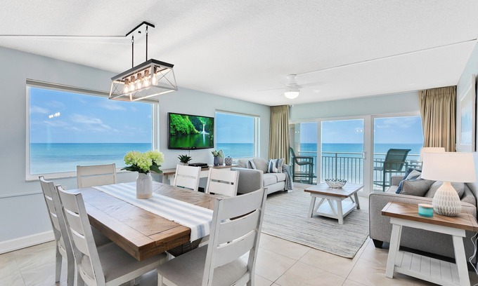 Satellite Beach Condominio | Ático con bañera de hidromasaje privada y vistas increíbles al mar