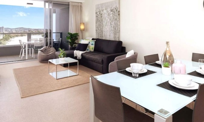 Fortitude Valley Apartamento | SK2 · LUX 3BR Vistas al río y la ciudad Balcón! 2xCarque Cambiar listado