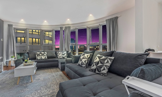 Nottingham City Centre Apartamento | Stunning 3BR City View Apt W/Parking+WiFi