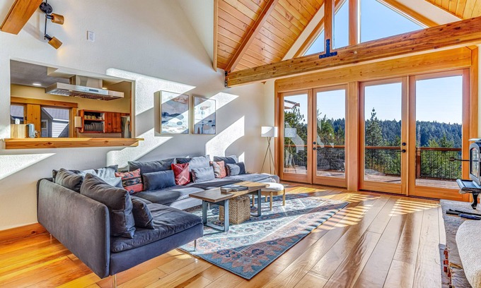 Little River Casa | Stunning 3BR with ridge top views, trails, & hot tub on 10 acre property