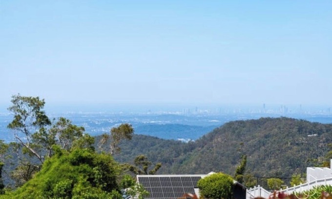 Eagle Heights Casa | Stunning 4-Bedroom Home with Breath-taking Gold Coast City Views!