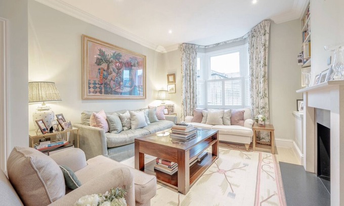 St. Mary's Park Casa | Stunning 4 bedroom family home in Battersea