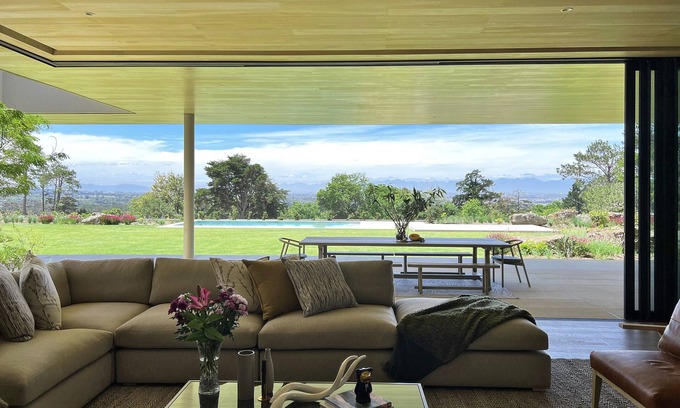 Steenberg Estate Casa | Stunning 4 bedroom home in Zwaanswyk