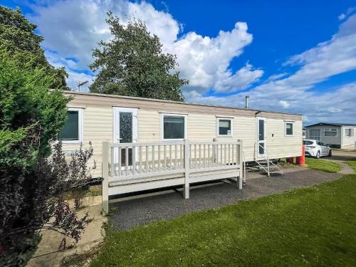 Scratby Otro | Stunning 4 Berth Caravan In Seaside Village Of Scratby, Norfolk Ref 19150S