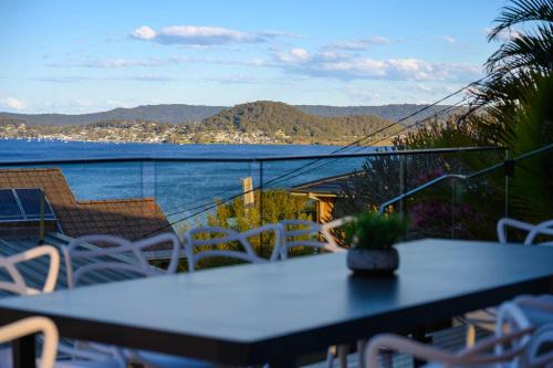Tascott Casa | Stunning 4BR Home with Pool & Water Views