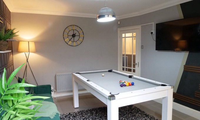 Liverpool Casa | Stunning 5-Bed House in Liverpool! Great Location!