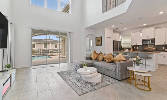 Four Corners Casa | Stunning 5 Bed Pool Home with Private Pool-1183KBS