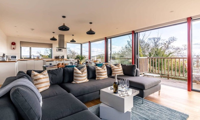 Bath Casa | Stunning 5 Bedroom Home With Garden Views