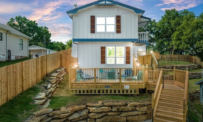Tulsa Casa | Stunning 5 Bedroom: Owen Park