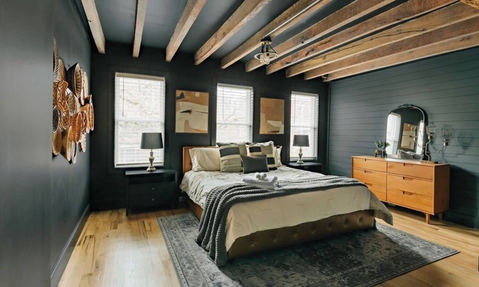 Lancaster Casa | Stunning 5 BR - Heart of Downtown