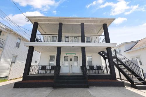 Wildwood Apartamento | Stunning 8 beds 4 baths Minute 2 Beach boardwalk