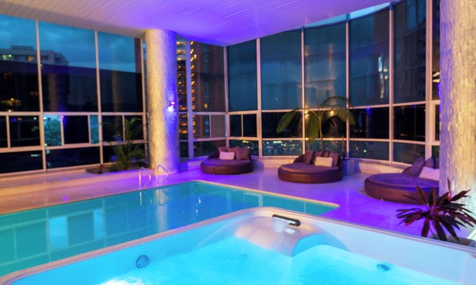 El Poblado Casa | Stunning 7-BR PH with Spa, Concierge, Breakfast & WiFi in Medellín