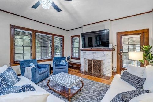 Riverside Casa | Stunning and Cozy 4BR in Historic Avondale