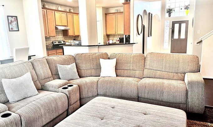 Southbelt/Ellington Casa | Stunning and delightful home in Houston!Close to Hobbyairport,Downtown&Galveston