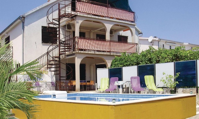 Businci Apartamento | Impresionante apartamento en Okrug.