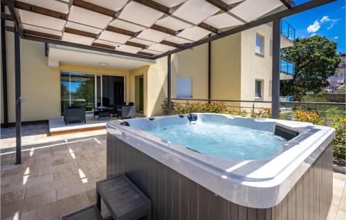 Zurkovo Apartamento | Stunning Apartment In Kostrena