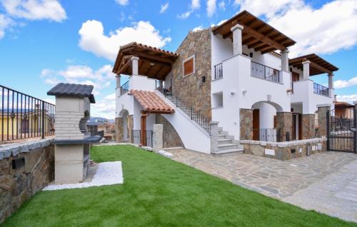 Castiadas Apartamento | Stunning Apartment In Olia Speciosa