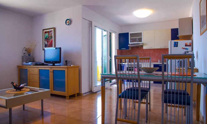 Milna (Brac) Apartamento | Impresionante apartamento con terraza mirando al reluciente Adriático