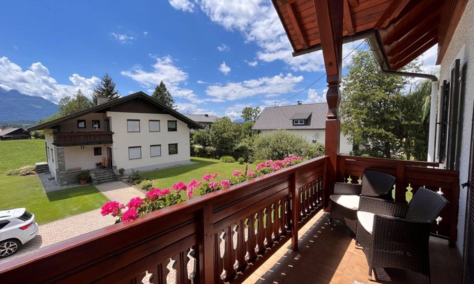 Augsdorf Casa | Preciosa casa de vacaciones privada para 6 personas con WIFI, TV, patio y aparcamiento