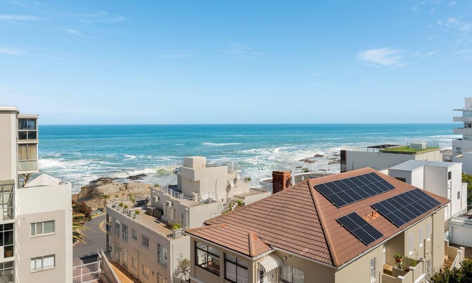 Bantry Bay Apartamento | Stunning Bantry Bay Haven - Beach on Your Doorstep