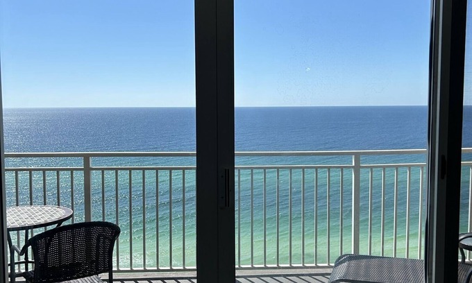 Open Sands Condominio | Stunning beachfront condo. Enjoy amazing sunsets. Beach Chair Service Mar-Oct