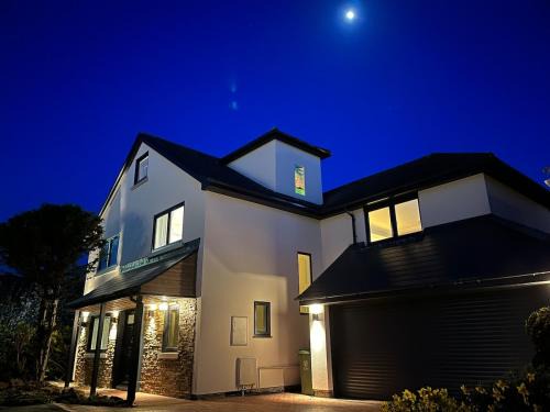 Southsea Casa | Stunning Beach House Indoor Pool