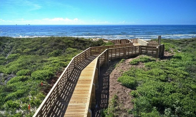 Port Aransas Casa | Stunning Beach View! Boardwalk Access to the Beach! Community Pool & Hot Tub!
