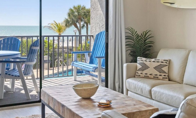 St. Pete Beach Condominio | POOL OPEN! Caprice · Stunning beachfront views on St. Pete Beach