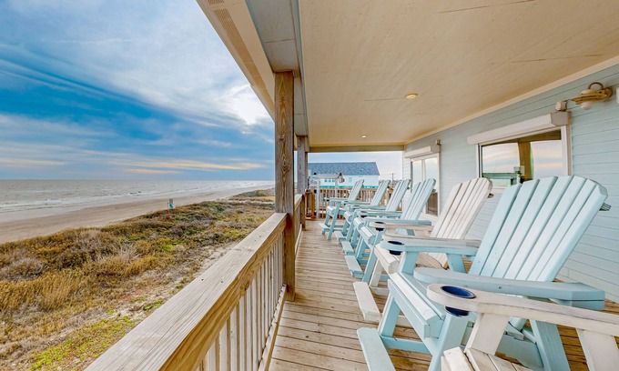 Gilchrist Casa | Stunning | Beachfront | Cargo Lift | Sleeps 14