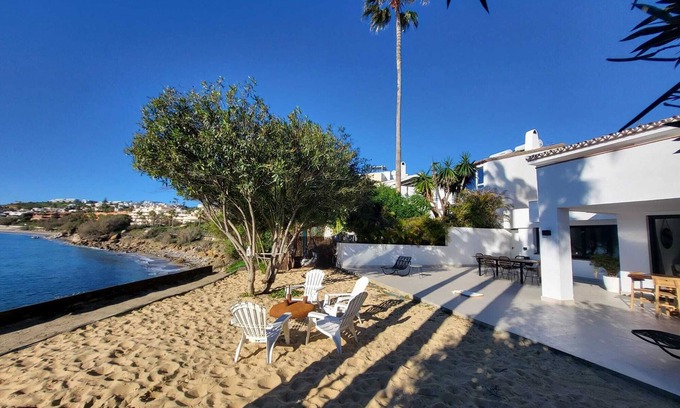 Costa del Sol Occidental Villa | Impresionante villa para 16 personas en primera línea de playa!