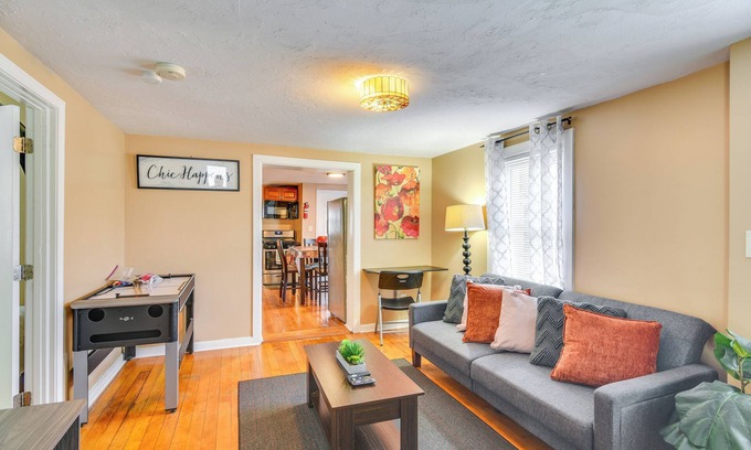 Brockton Apartamento | Stunning Brockton Apt < 4 Mi to Westgate Mall!