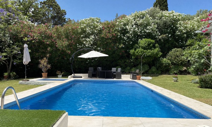 New Golden Mile Villa | Impresionante villa bungaló completamente renovada con altos estándares, piscina privada
