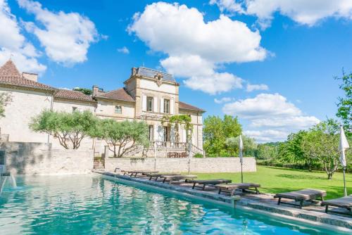 Monjoi Casa | Stunning Castle South FranceP