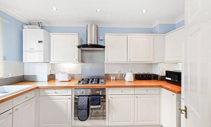 Bishop's Casa | Stunning Central London 2 Bed Parking +Garden