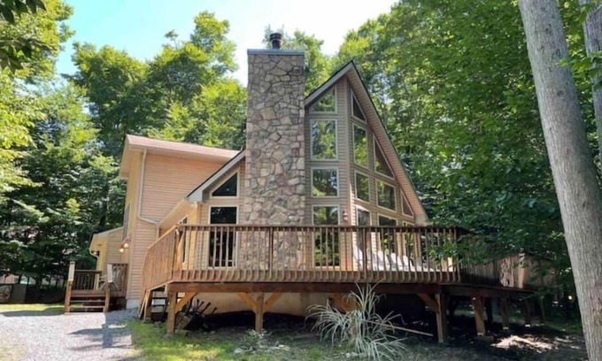 Gouldsboro Chalet De Esquí | Stunning chalet in Big Bass Lake - Pocono Mountains