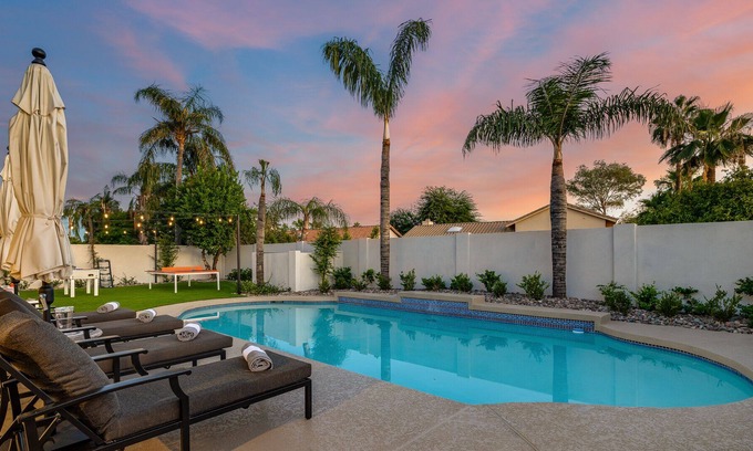 Paradise Park Vista Casa | Stunning Chef's Kitchen w/ Amazing Pool