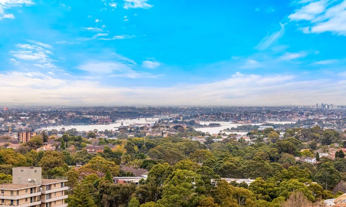 St. Leonards Apartamento | Stunning City and Water View Apartment