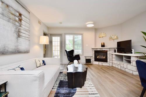 Oro-Medonte Apartamento | Stunning Condo with Access to Pool