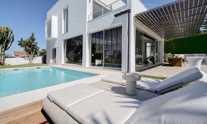 Urbanizacion el Rosario Villa | Impresionante villa contemporánea junto al campo de golf