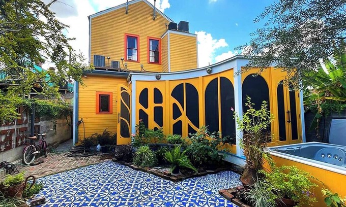 Bywater Casa | Stunning Converted Victorian Church: Garden, HotTub, 4-bedroom, WiFi, AC