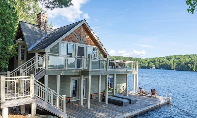 Rosseau Cabaña | Stunning Cottage on North Rosseau! Incredible Sunsets! Boathouse! Foosball!