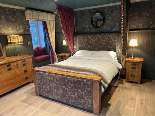 Furnace Casa | Stunning country home with Hot Tub and Sauna