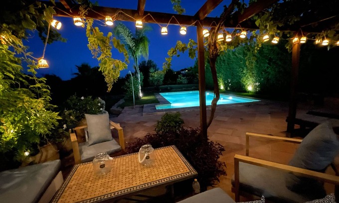 New Golden Mile Villa | Villa de campo impresionante